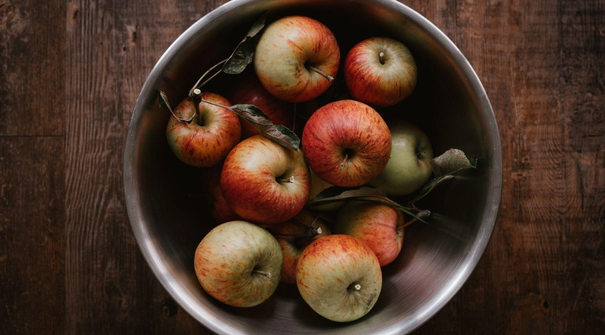 Pommes bowl of apples annie spratt x4j1olhb8z4 unsplash